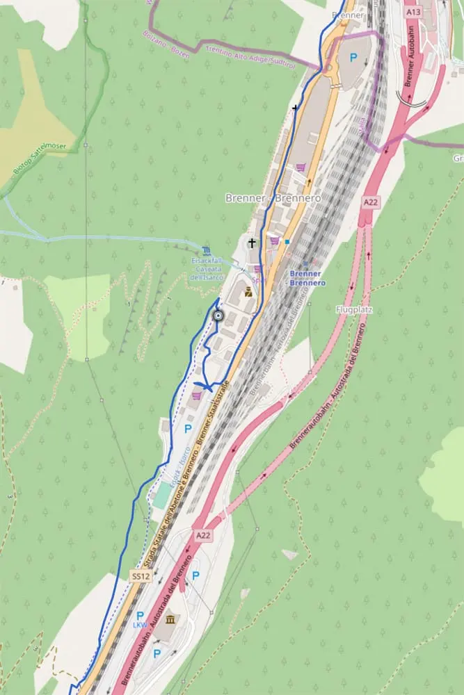 Am Brenner rechts für den Radweg-Einstieg